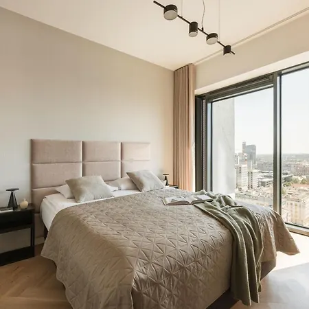 Urban Global 20th Floor No 17 - Air Condition - Free Garage Апартаменты Катовице